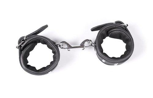 Professionelle schwarze Fußfesseln 7 cm mit silbernen Nieten