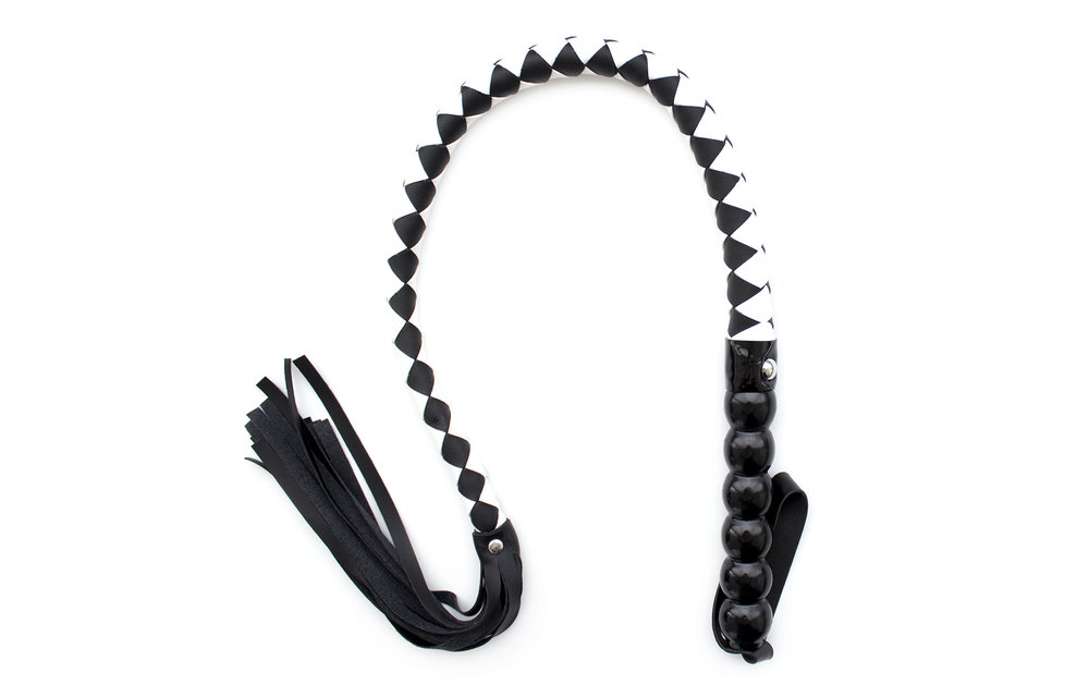 Mahagoni Schwarz & Weiß Flogger – Robuste 85 cm PU-Peitsche
