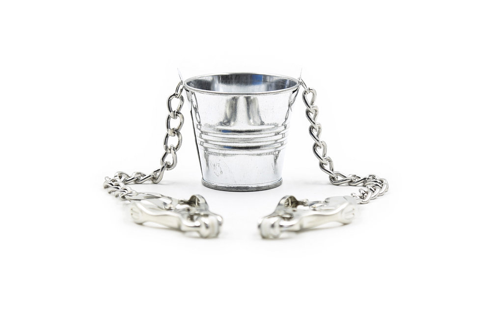 Clover Nipple Clamps with Bucket – Fill them with drink or water!