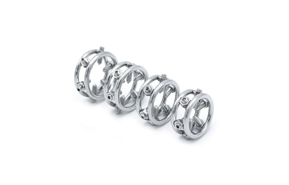 Eichel-Cockring mit Spikes | Stahl-Schmerzring für Wagemutige