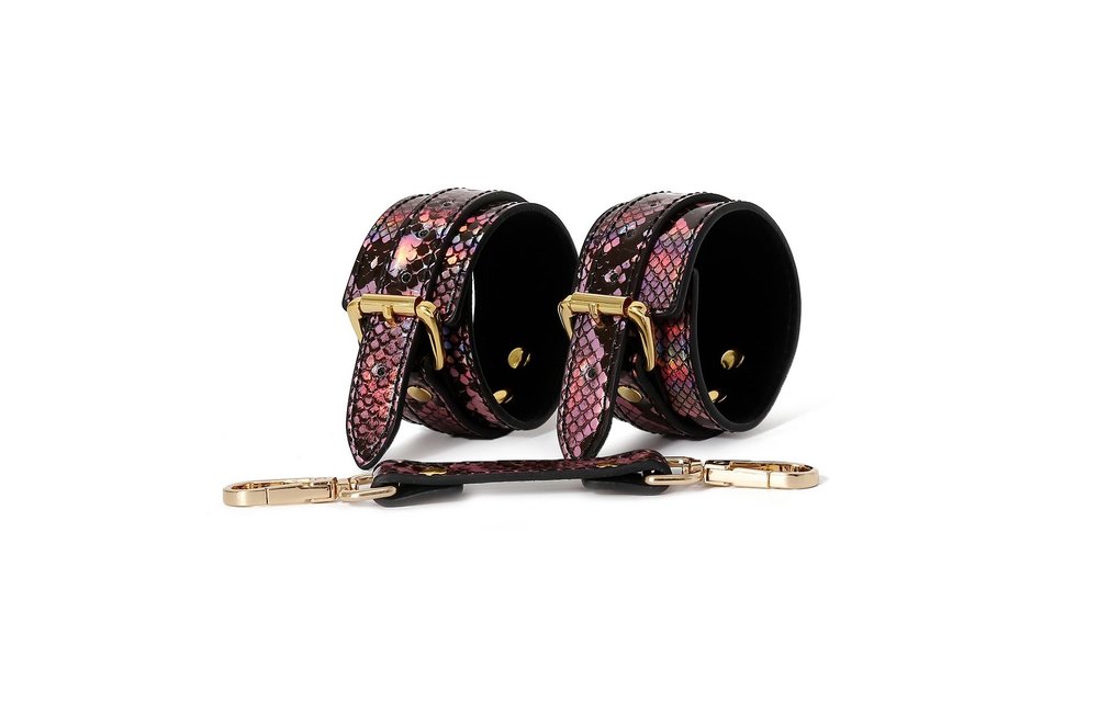 BDSM Set Goud Reptielen Print Vegan PVC Leder Neon Roze