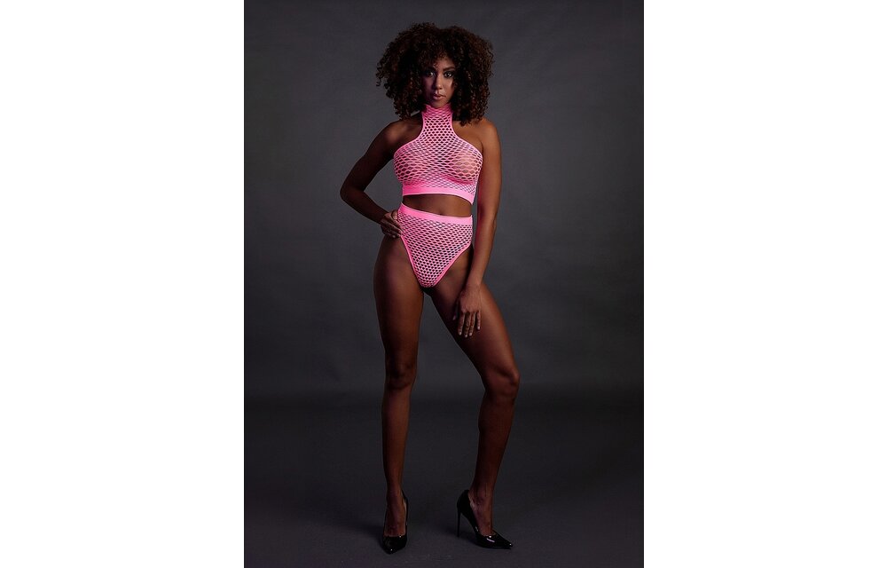 Neonrosa Rollkragenpullover & Slip – Festliche Dessous in Übergrößen