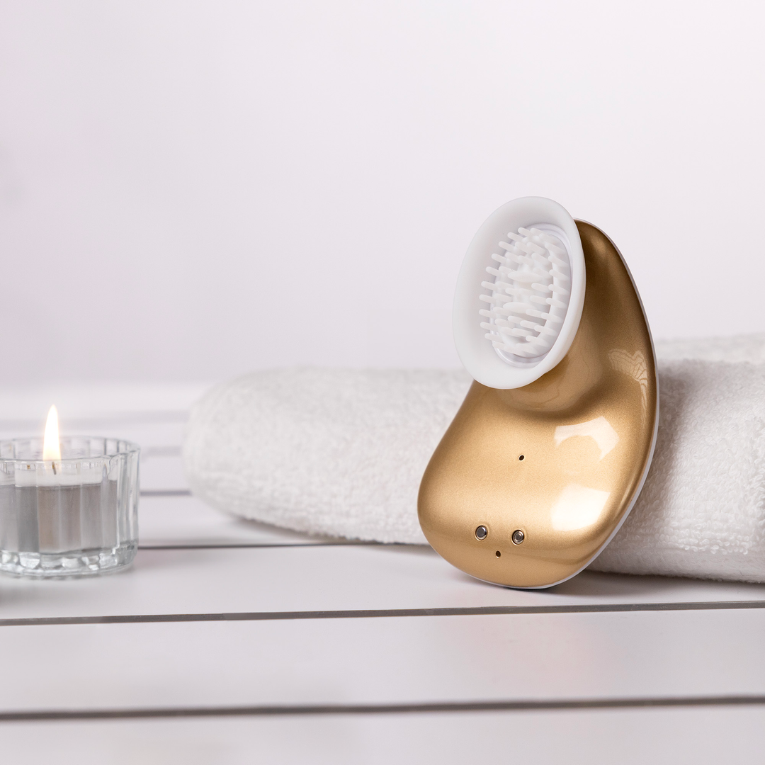 Twitch Hands-Free - Sucking And Vibrating Clitoral Stimulator Gold