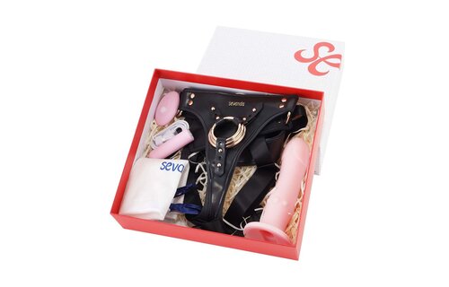 Sevanda Godin Hera Strap-On 17 cm met Afstandsbediening