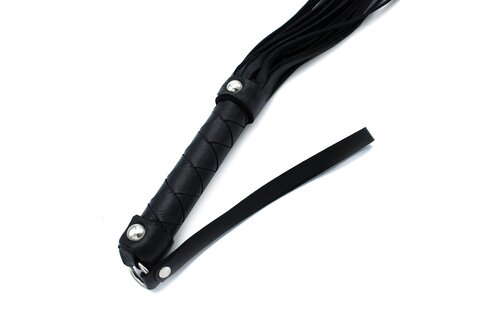 Schwarze Leder-Flogger mit geflochtenem Griff