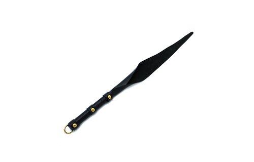 Black Leather Single Flap Whip with Gold D-Ring – 71 cm