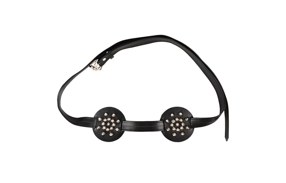 Spiked borstbinder met gesloten scherpe spikes