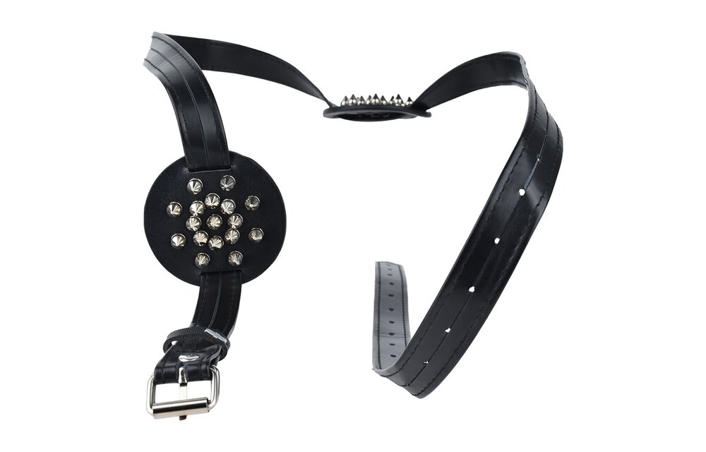 Spiked borstbinder met gesloten scherpe spikes