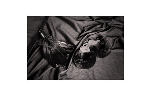 Furry Metal Hand Cuffs - Black