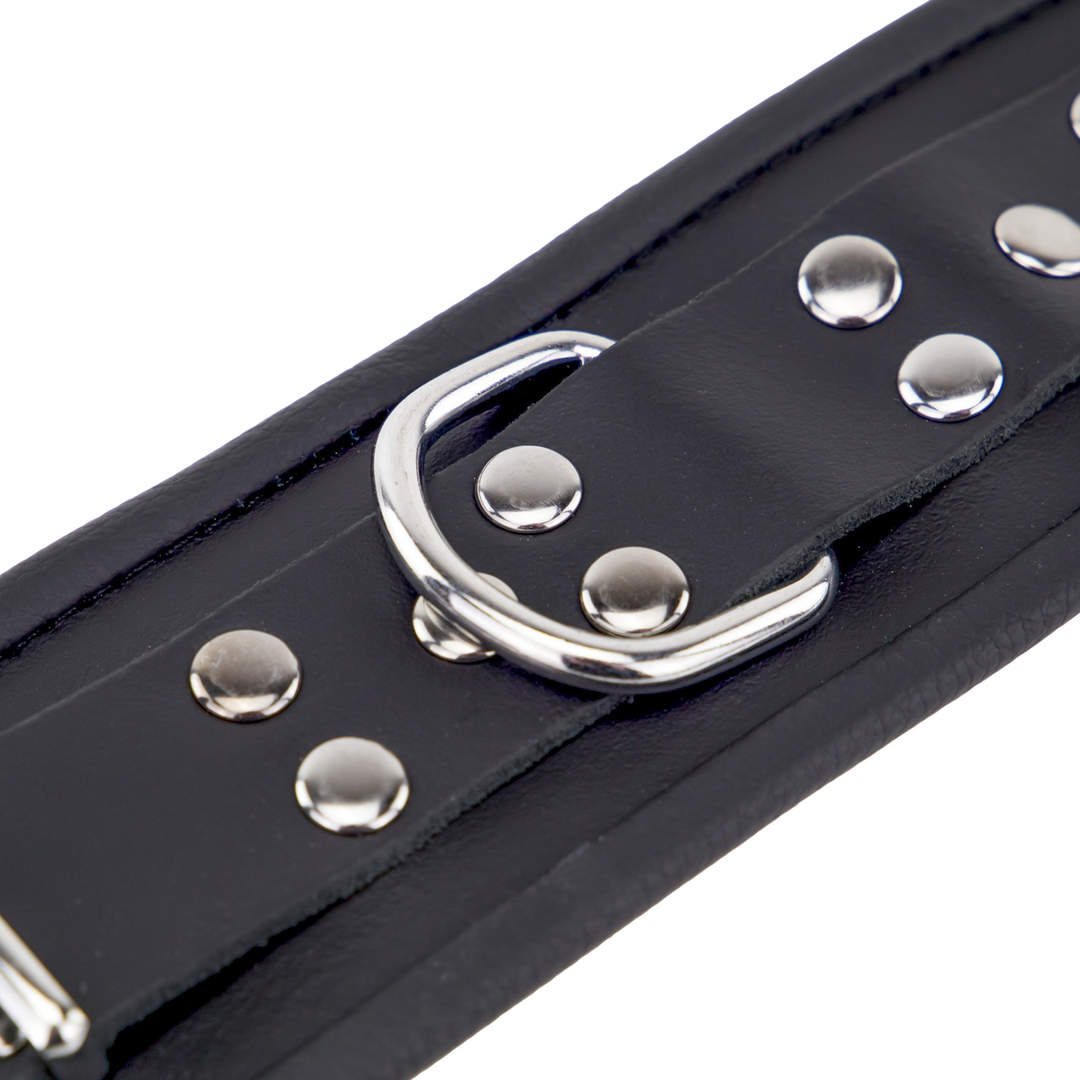Leren Handboeien Zwart – Comfort & Spanning Van Rood Leer