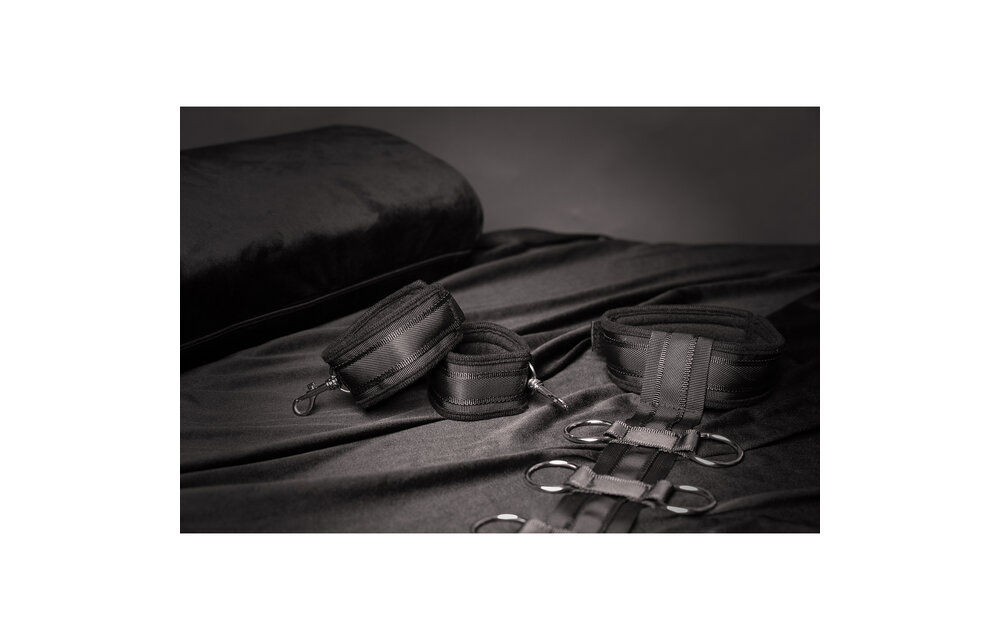 Fesselgeschirr mit Halsband und Handschellen – verstellbar, schwarz