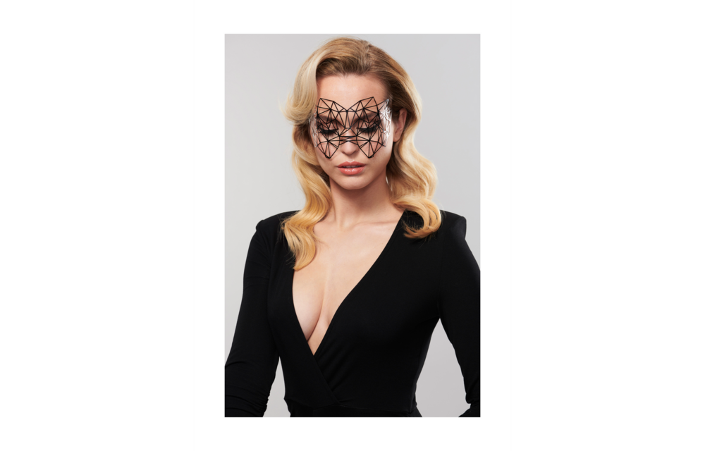 Kristine Mask - Glamorous Strapless Eye Mask Black