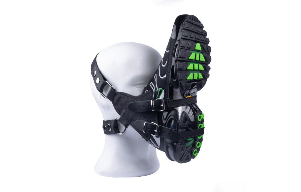 Sniff My Sneaker - Leren Masker - Zwart