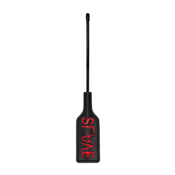 Zweepje Slave – Intense Discipline & Passie In Zwart Puleer