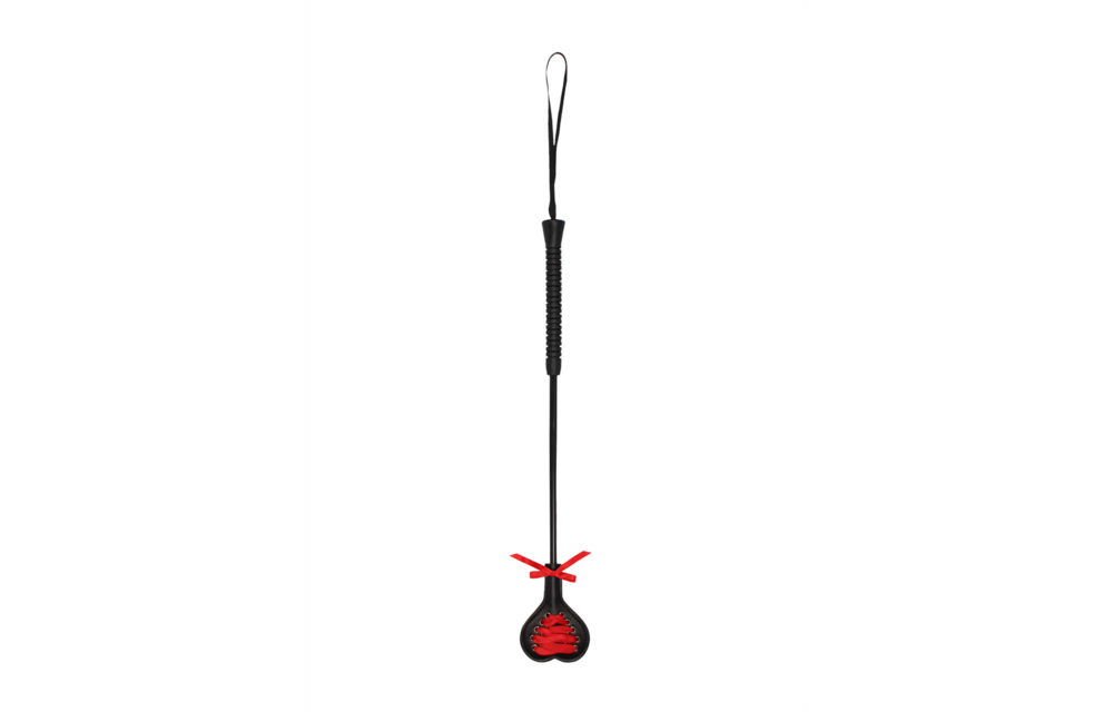 Hartvormige Crop Met Rode Kant – Stijlvol & Krachtig