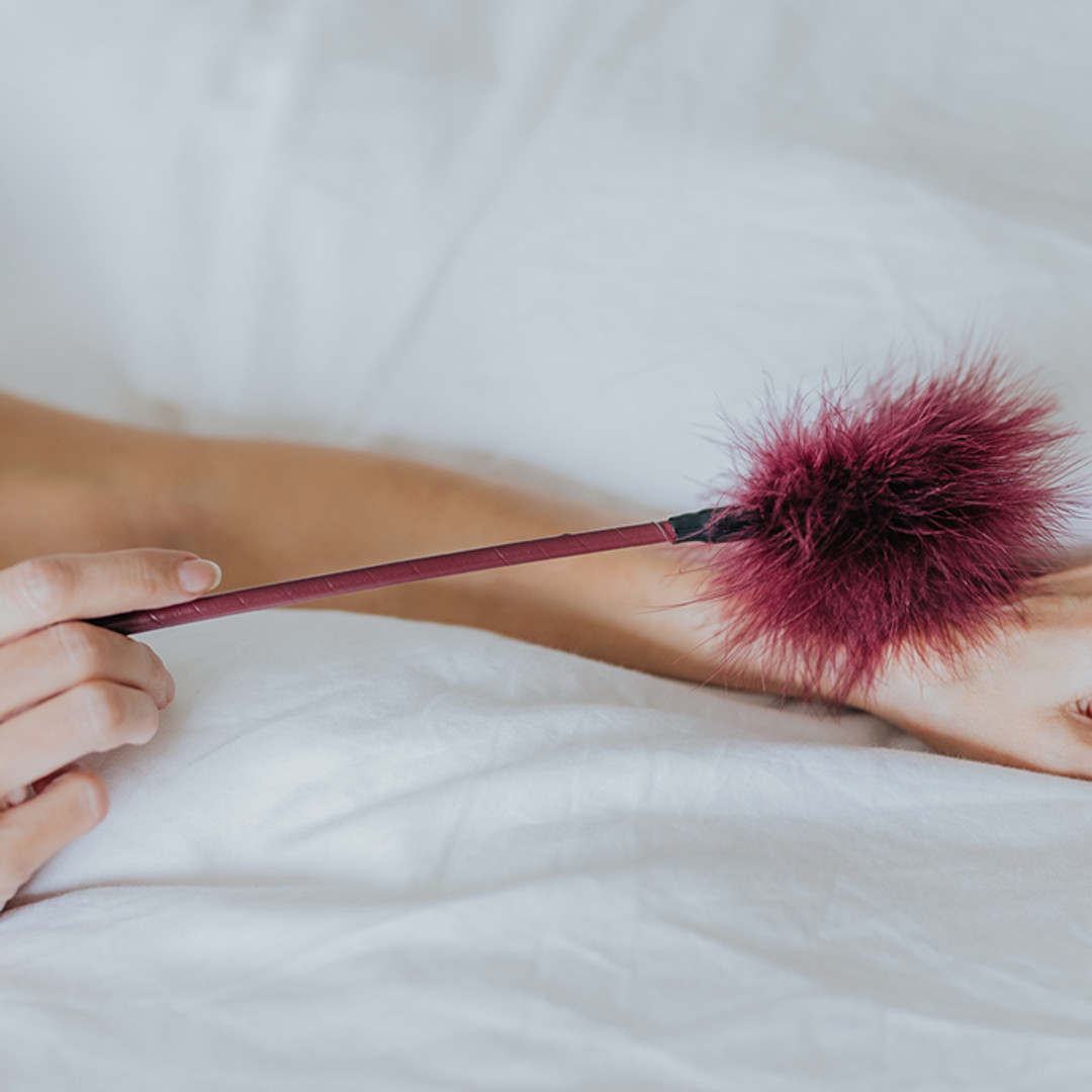 Feather Tool Purple - Soft, Playful & Intimate Pleasure