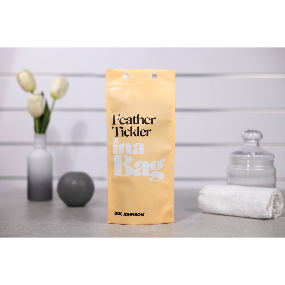 Feather Tickler Black | Compact & Exciting Pleasure