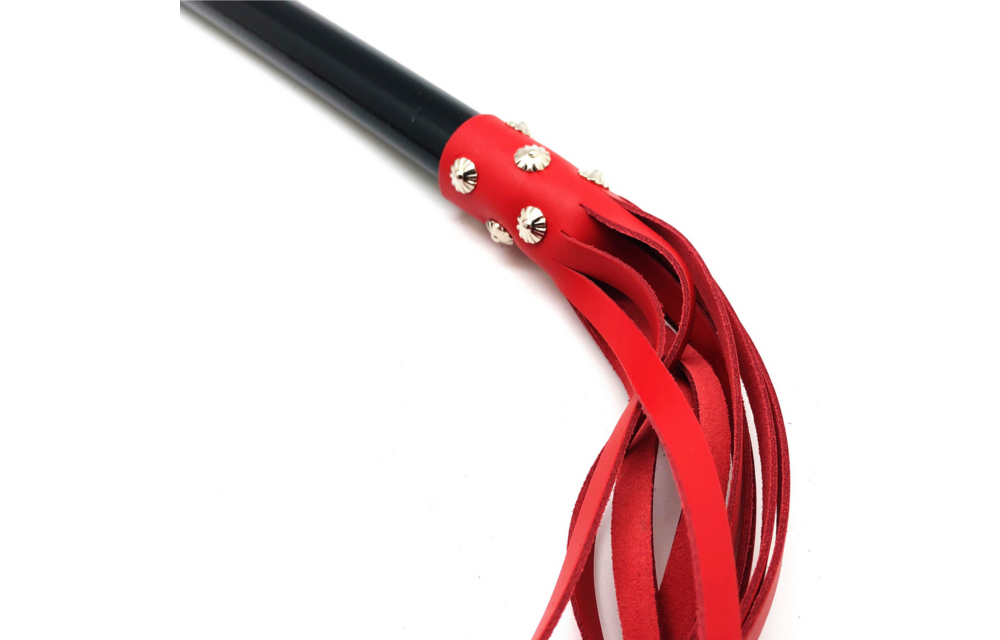 Holz-Martinet 78 cm rot – Langlebige Lederriemen