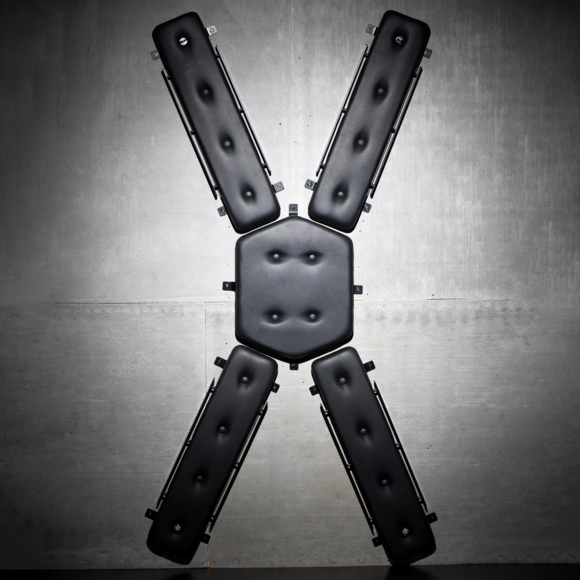 Masters St. Andrew's Cross Schwarz – Kinky Wandmontage-Kreuz