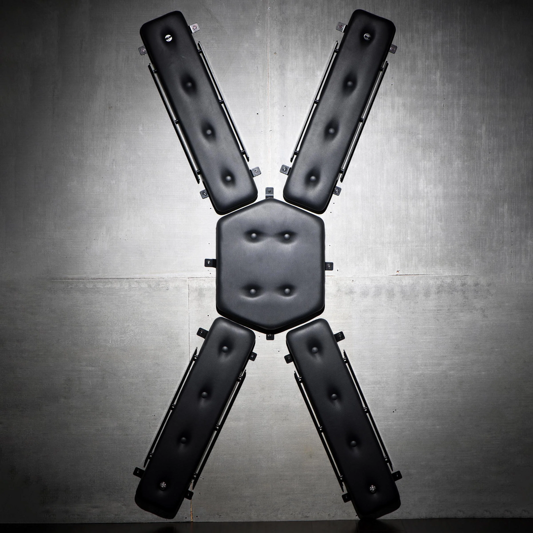 Masters St. Andrew's Cross Schwarz – Kinky Wandmontage-Kreuz