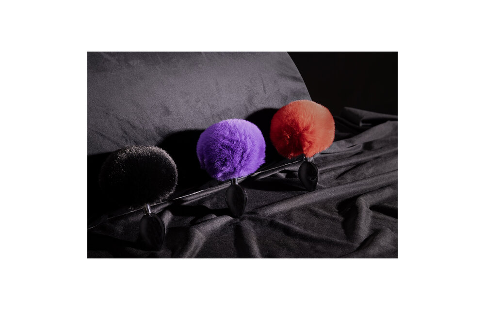 Konijnenstaart met metalen buttplug 9,3 cm – LED & Comfort