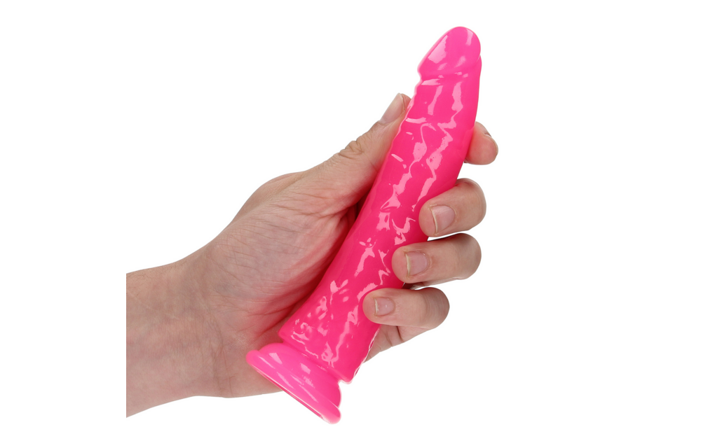 Slim realistischer Dildo mit Saugfuß - Leuchtet im Dunkeln - 6'' / 15,5 cm