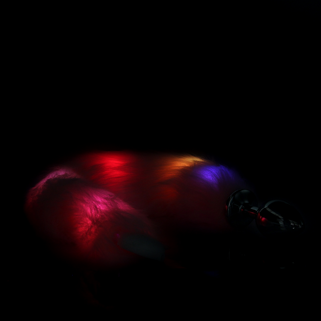 Luminous Fox Tail 8.2 cm with Metal Butt Plug Rosa