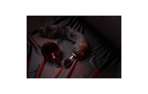 Vossenstaart met metalen buttplug