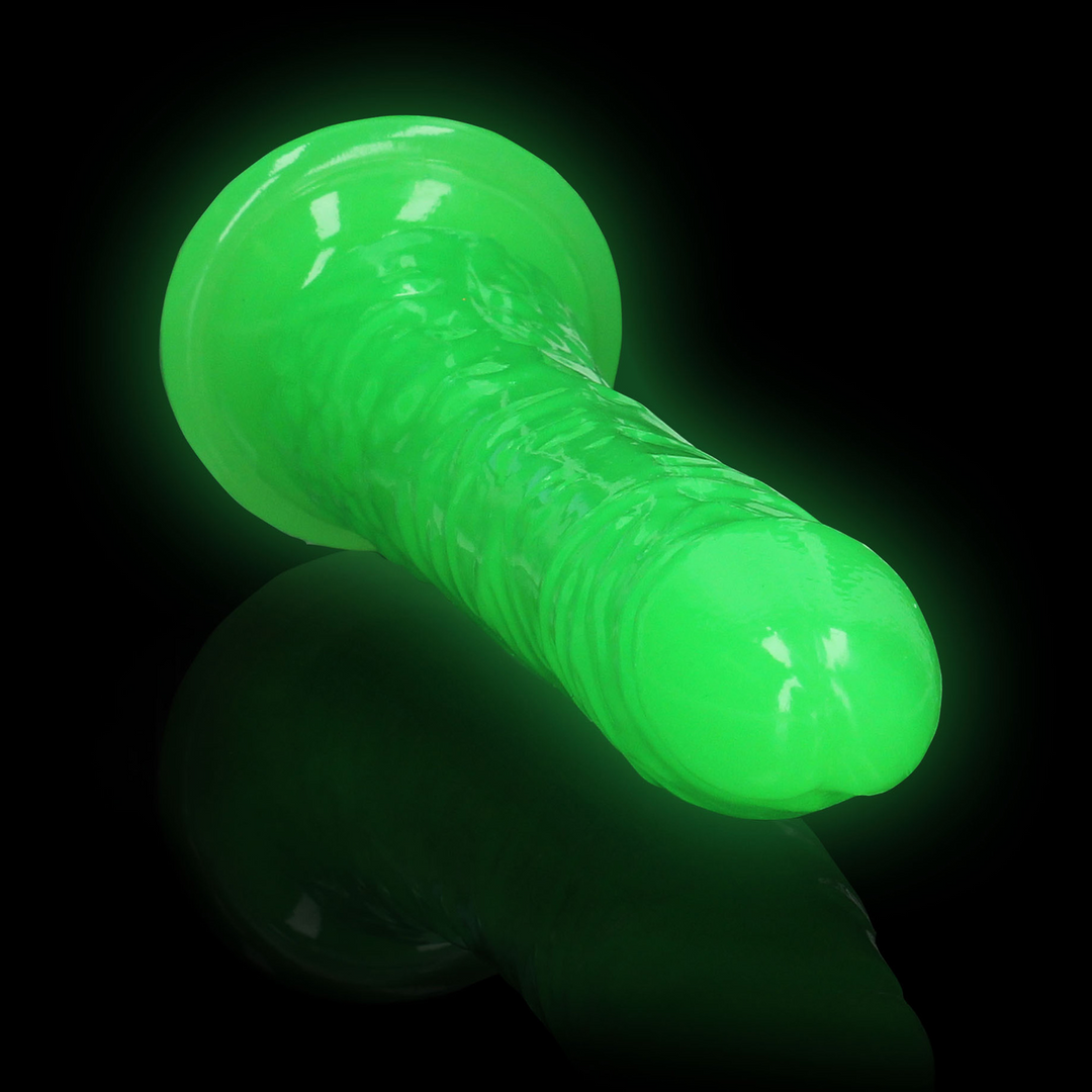 Slim Realistic Dildo 20 cm x 6.2 cm with Suction Cup Glow