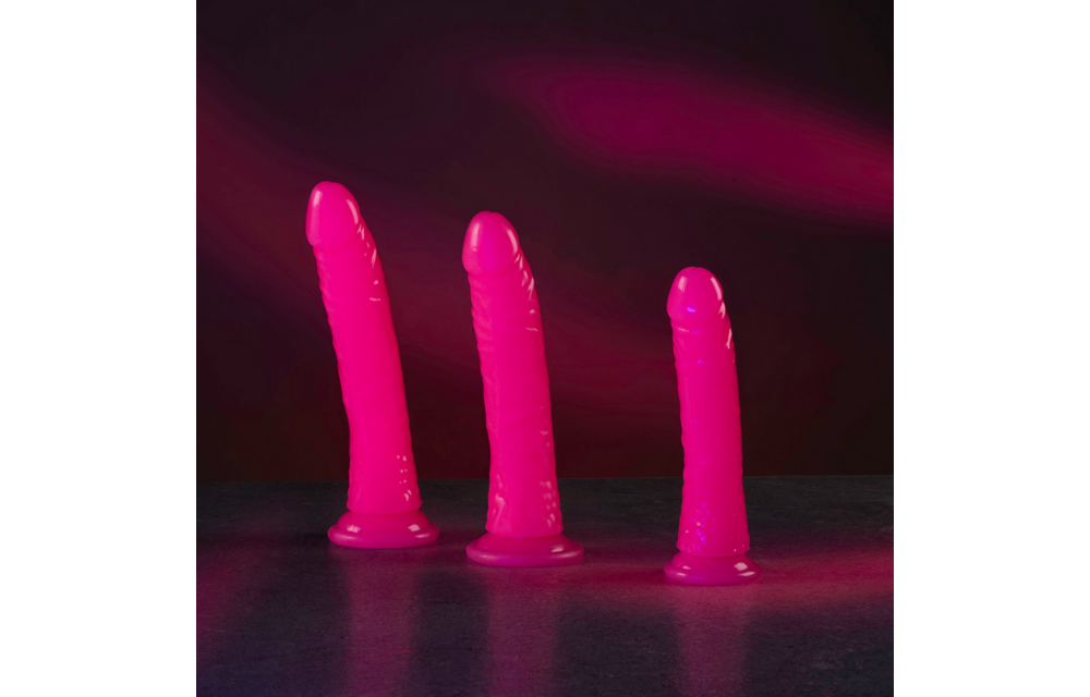 Schlanker realistischer Dildo 20 cm mit Saugnapf und Glow in Dark