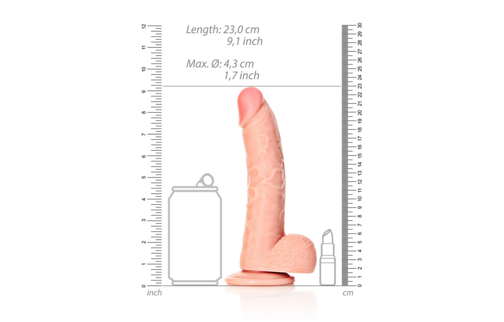 Kurviger realistischer Dildo mit Balls und Saugnapf - 8 / 20,5 cm