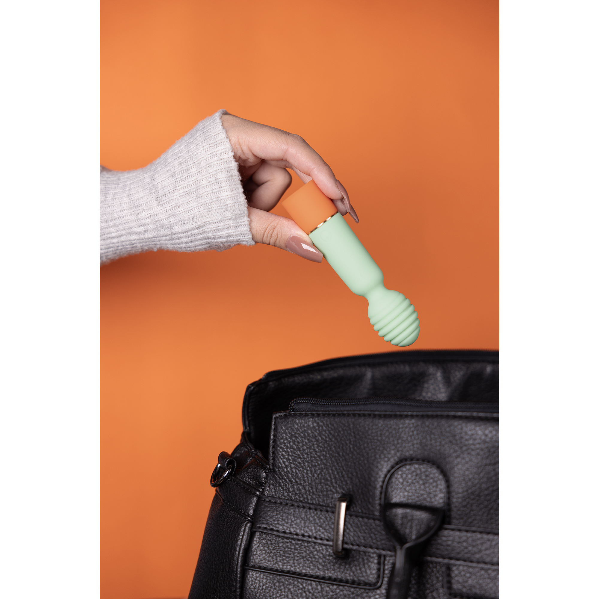 Ribbed Mini Vibrator Spring Sage USB Charger Compact