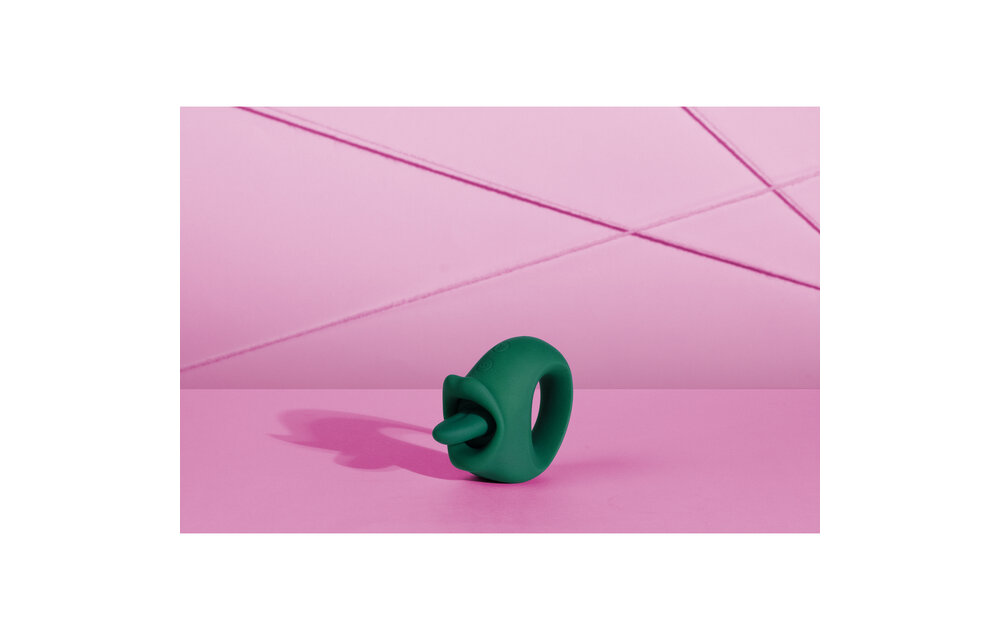 Licking and vibrating clitoral stimulator Loveline green