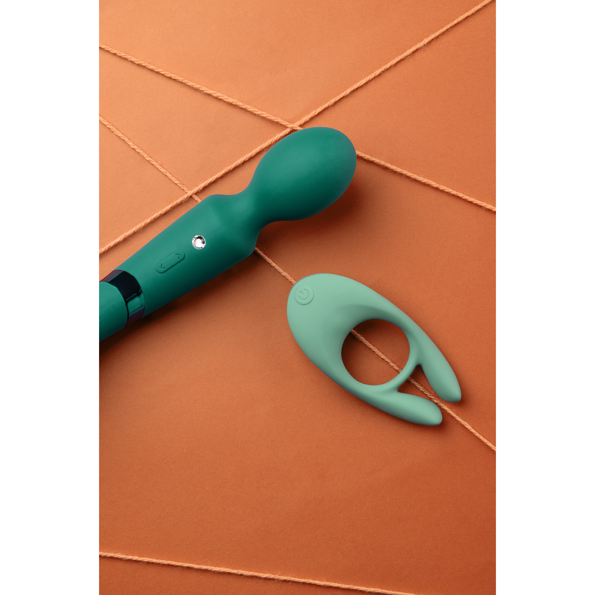 Double-Sided Vibrating Wand Loveline - Ultimate Pleasure | Shots