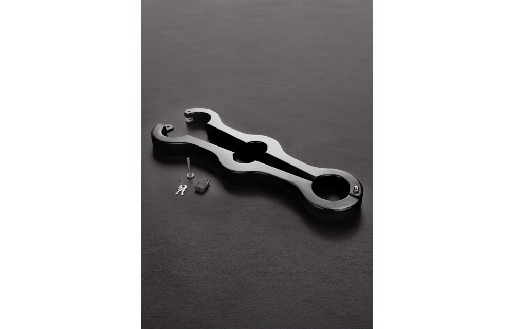 Genitals to Arms Pillory