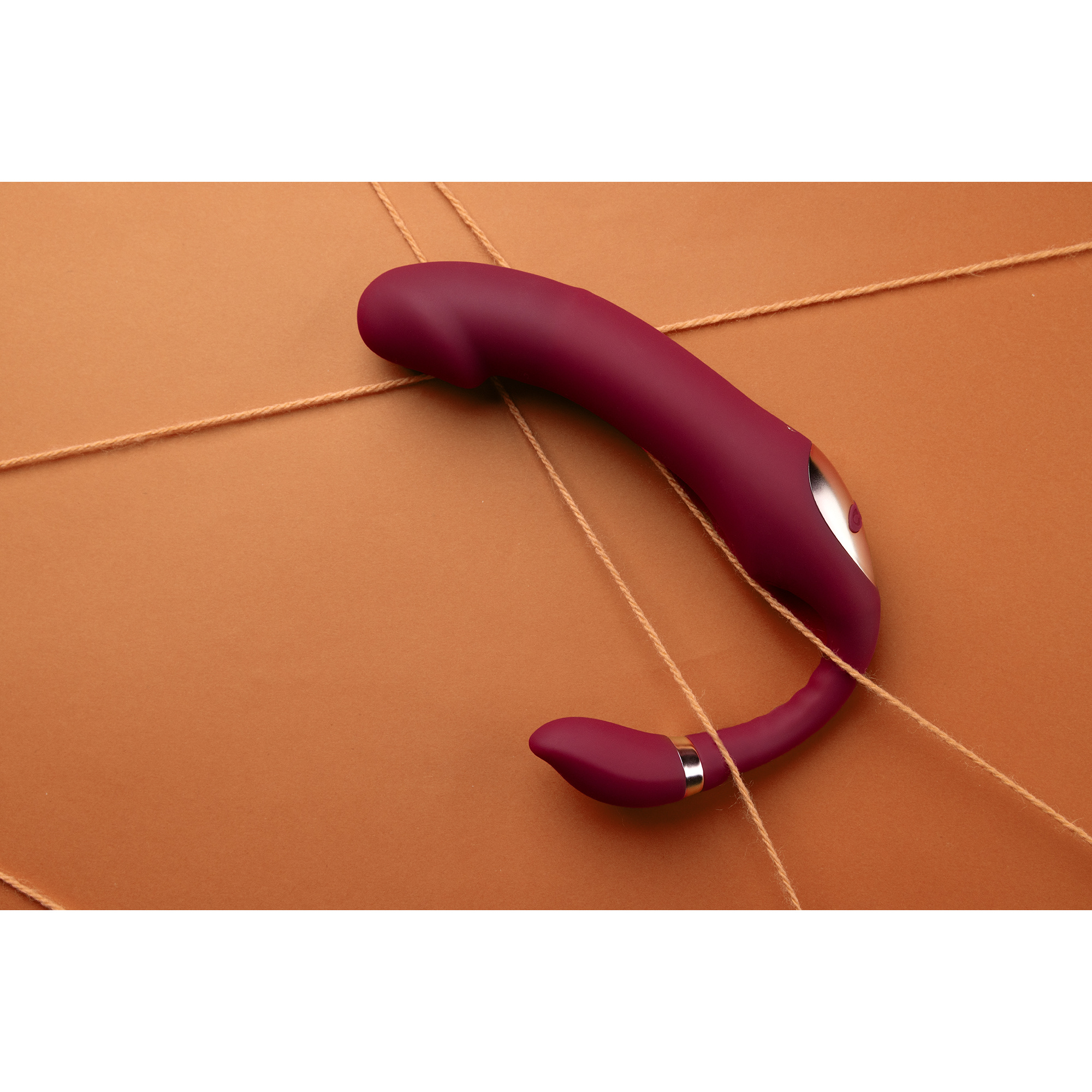 Biegsamer vibrierender strapless Strap-on Merlot Druif | Loveline