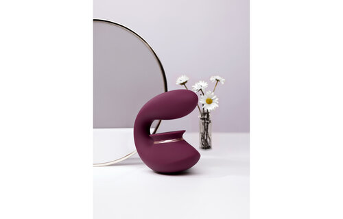 Twitch 3 Rechargeable Vibrator with Suction Cup – Bordeaux Red