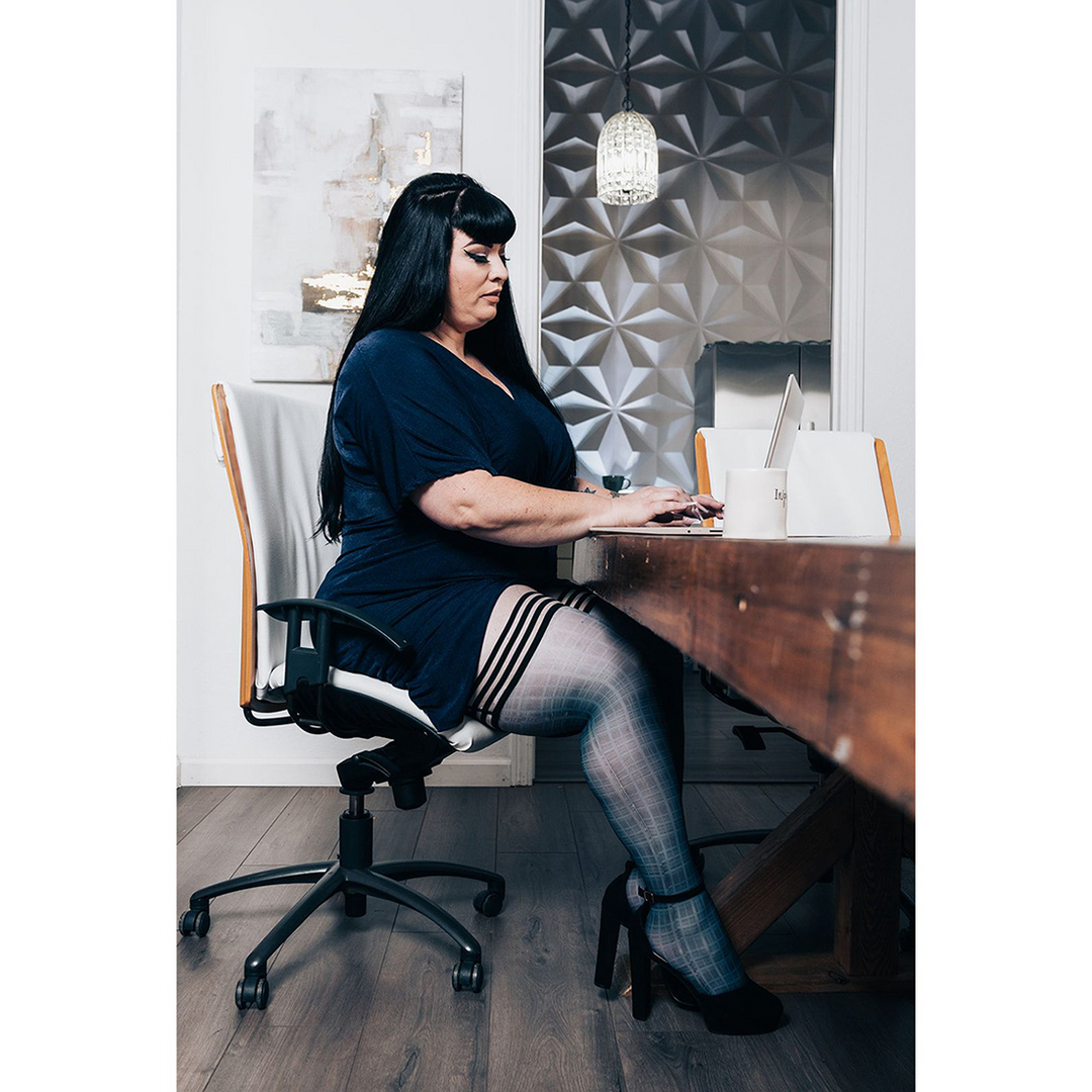 Debbie Blau Oberschenkellange Kniestrümpfe | Stilvoll & Business