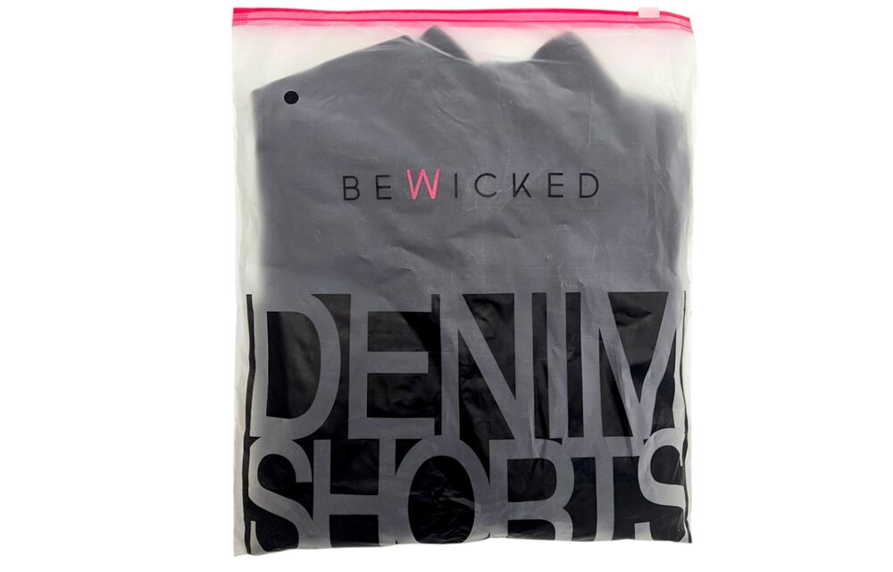 Feel The Vibe Shorts Blk – Stylish & Avant-Garde Design