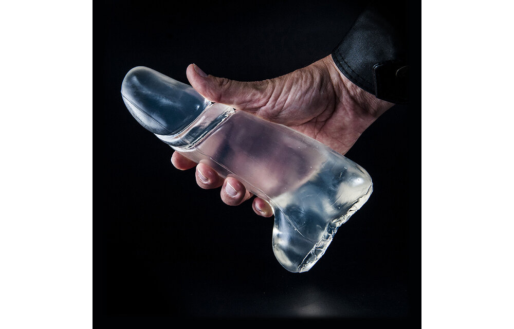 Dark Crystal Clear Dildo 21 cm – Smooth, Safe & Easy to Clean