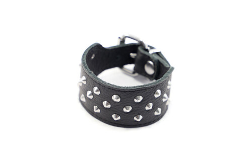 Dubbellaags Leren Armband Met 3 Studs | Verstelbaar & Duurzaam