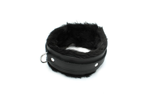 Schwarzes Lederhalsband mit weichem, flauschigem Futter | Kiotos