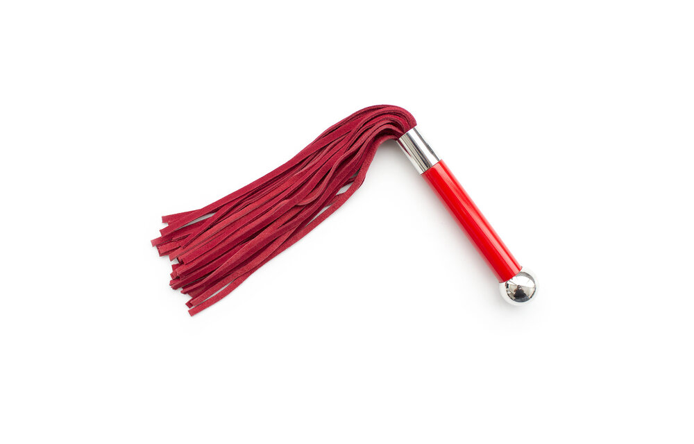 Red leather flogger with acrylic handle | Compact & sturdy
