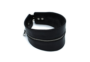 Black Leather High Collar with Zipper – Stylish & Strong