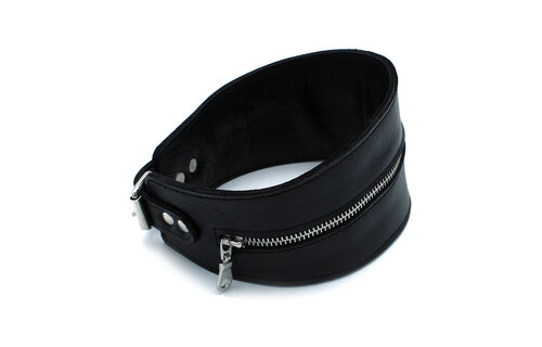 Black Leather High Collar with Zipper – Stylish & Strong