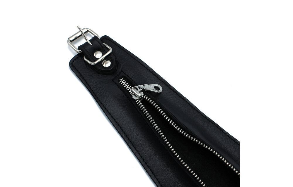 Black Leather High Collar with Zipper – Stylish & Strong