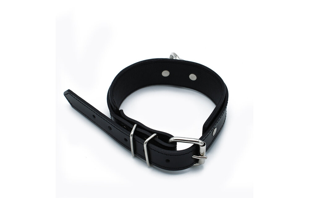 Black Leather Collar with Large O-Ring – Adjustable & Sturdy