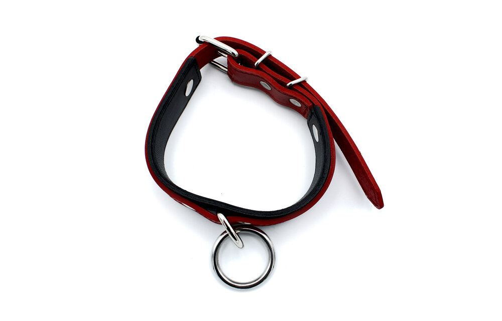 Zwart-Rode Leren Halsband Met O-Ring | Verstelbaar & Stijlvol