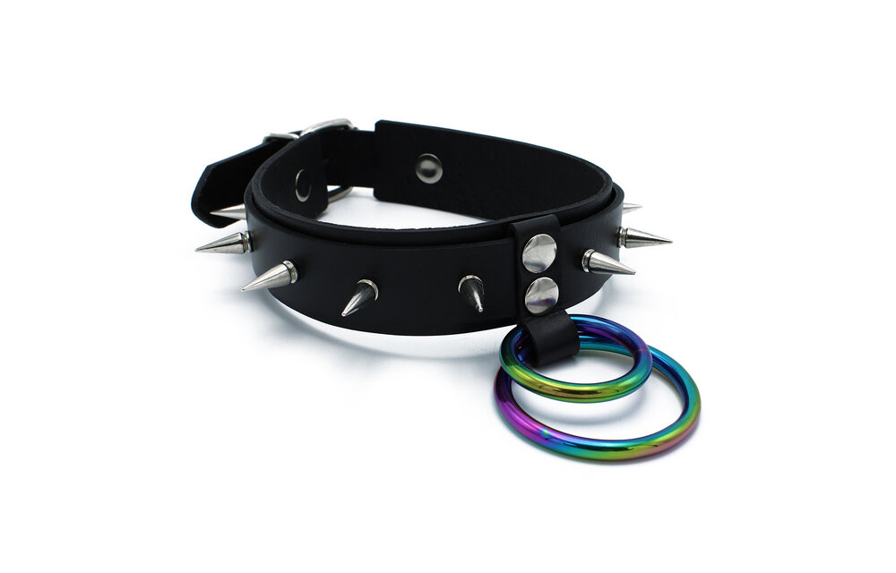 Black Leather Collar with Spikes & Rainbow O-Rings | Kiotos