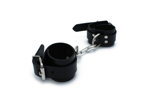 Schwarze Lederhandschellen mit Kette – stilvoll und robust kaufen